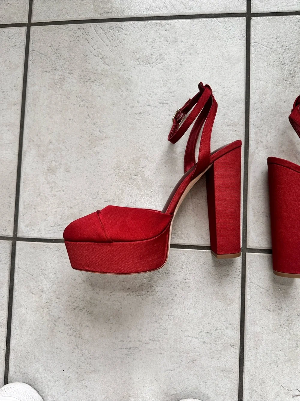 Antonio Melani x The Nat Note Pia pumps Women's Red Ankle-Strap Platform Heels 9